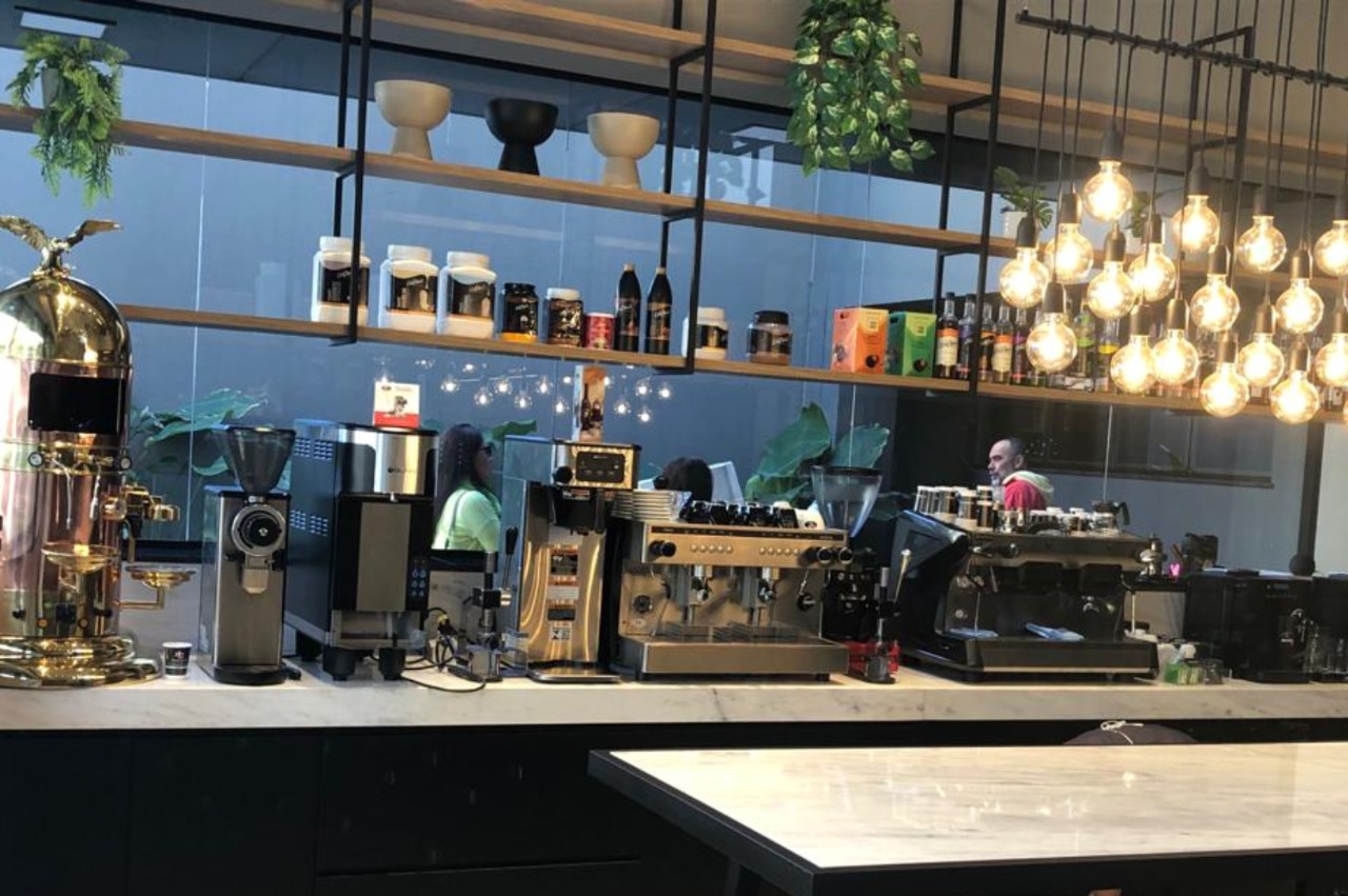 Showroom Pier Coffee