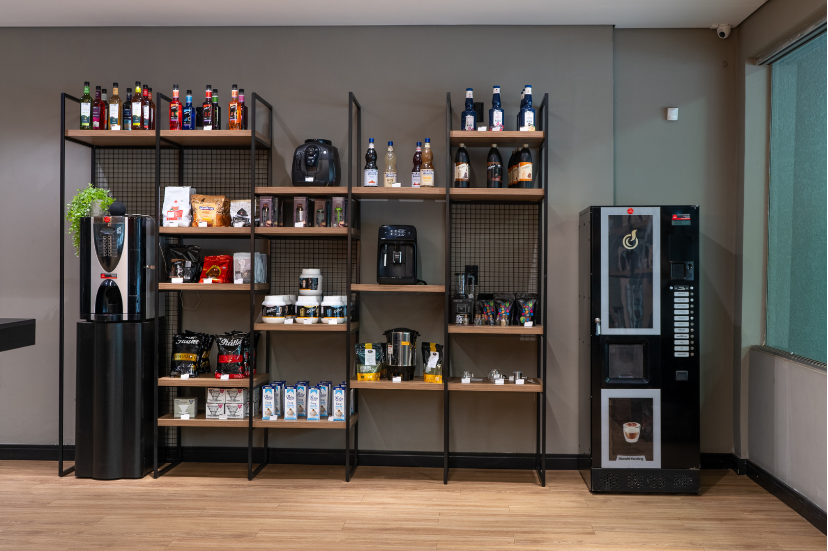 showroom-amiste-cafe-maringa