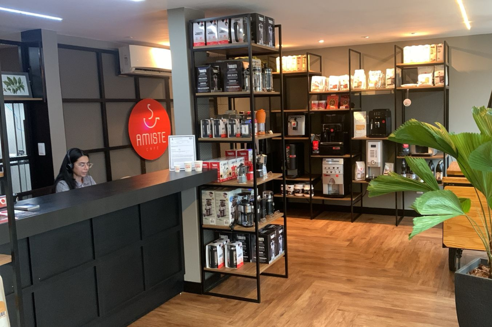 recepcao-amiste-cafe