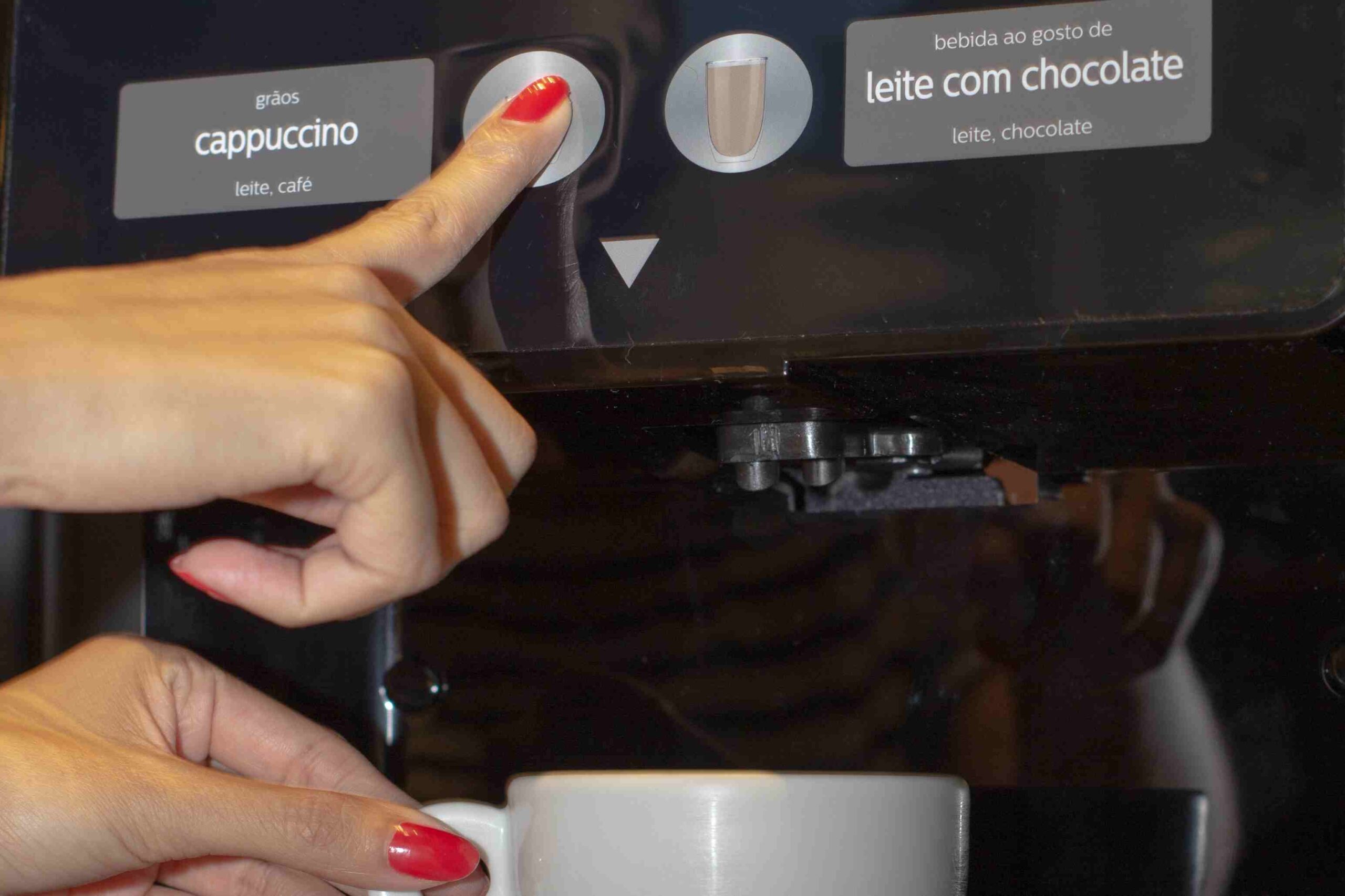 Conheça as vantagens em alugar uma máquina multibebidas para empresas